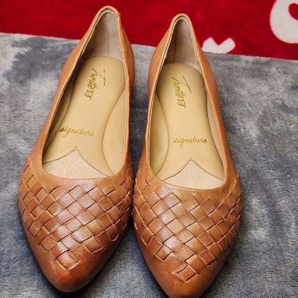 Trotters Shoes - Trotters Signature Woven Leather Flats Women's 7.5M Tan Cognac Pointed Toe...